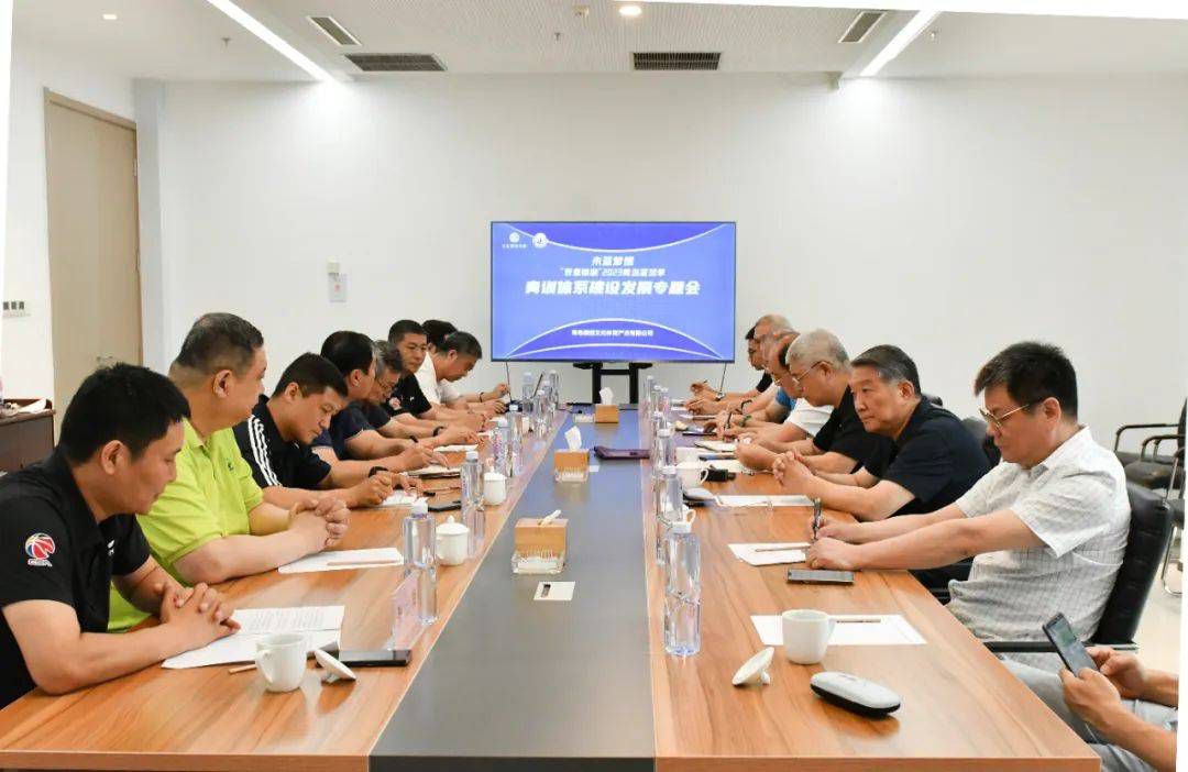 这部公路笑剧，安妮在人生的交叉路上，在持久备受萧瑟的婚姻关系里，她不测与丈夫贸易上的火伴踏上公路之旅，7小时的路程成为2天的心灵浸礼，她在进程中从头体味人生该追逐的标的目的，从头找到糊口意义的故事。@www.lsjdyw.net